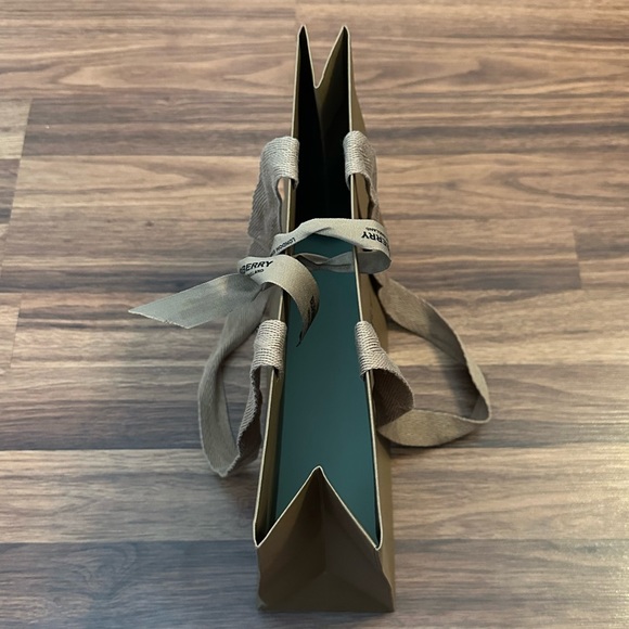 Burberry Shopping Bag - Picture 7 of 7